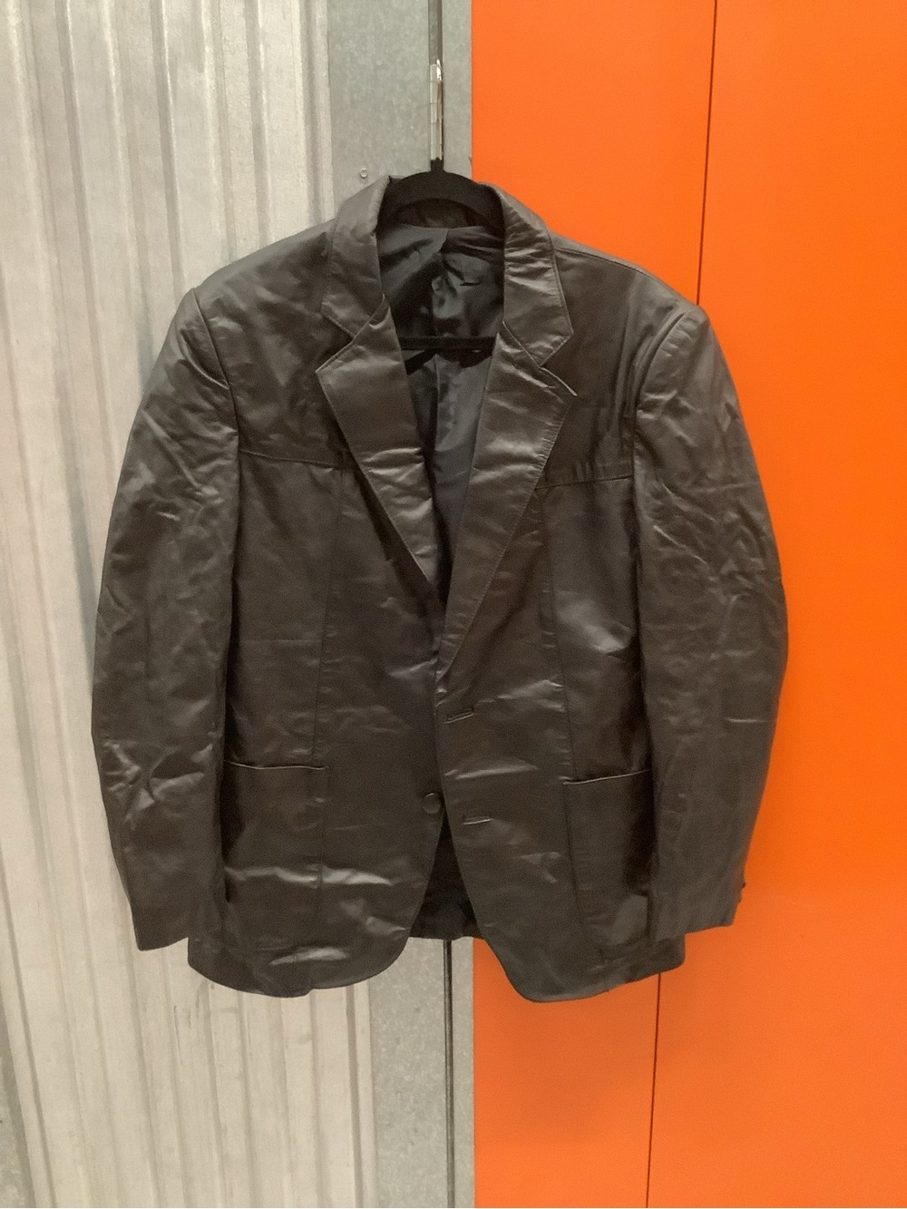 Men's Black Leather Bomber Jacket - Classic Single-Breasted Style